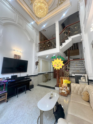 nguyễn oanh gò vấp - xe hơi ngủ nhà - 4.5 x 17m - 5 tầng - bán gấp giảm 1.2 tỷ chỉ còn 7 tỷ còn tl