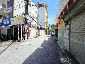 bán nhanh đất ngọc thuỵ, dt 38m mặt tiền 3,5m giá 8,8 tỷ ô tô vào đất