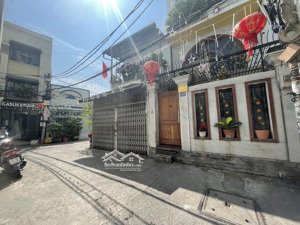 - (cần bán) nguyễn xí - gần chung cư thuỷ lợi 4 - đường xe hơi - cho thuê 30tr/ - 6 x 10m - 9,6, tỷ