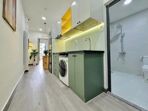 căn hộ 2pn cao cấp, ban công thoáng, rộng hơn 50m2, ngay phan xích long, giáp bình thạnh, tân bình