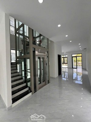 cho thuê biệt thự song lập vin q9 255m² đã hoàn thiện giá chỉ 40tr/tháng