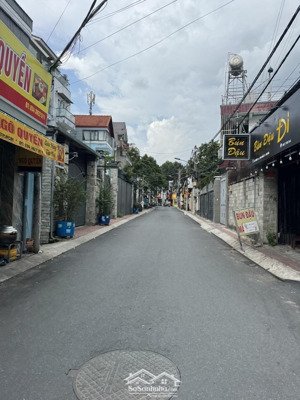 giảm 1 tỷ bán chdv ngay đại học ngân hàng, linh chiểu, dtsd gần 500m2, 22 phòng, giá 21 tỷ