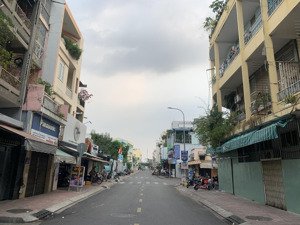 nhà mặt tiền lê trực quận 6 sát gần chợ lớn, dt 90m2 ngang 4m, 4 lầu kinh doanh, shr, chỉ 21 tỷ