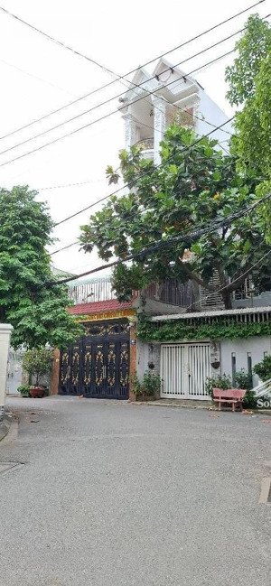 bán căn cấp bốn tiện xây mới được 2 căn dt 115m2 ngang 9,2m giá 14,9tỷ có tl