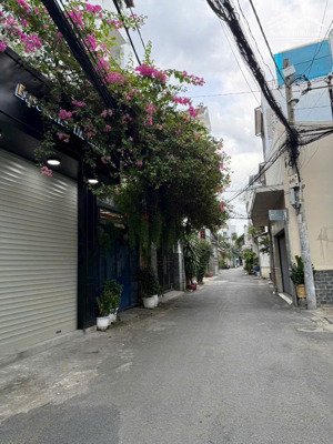 tiêu đề : hẻm 5m lê văn sỹ .diện tích : 4.4 x 15m ( nở hậu : 7m). giá mềm