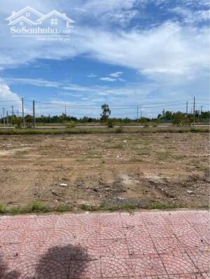 Cần bán lô đất 126m2 giá 2 tỷ đường 7,5m, cách thành phố Hội An 5 phút, nằm trong khu dân cư sầm uất, không ngập lụt