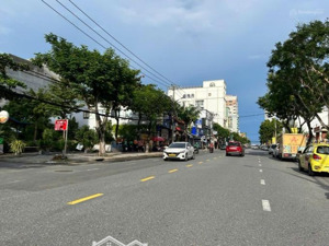 bán đất sát biển: 120m2 ngang 8m - sát biển