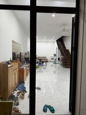 cho thuê liền kề sao biển hoàn thiện 70m*3 tầng chỉ 15t/tháng! 