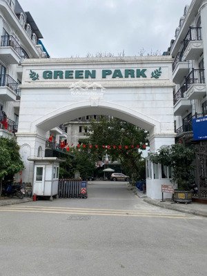 chính chủ cần tiền bán gấp căn góc lk green park dt 100m2 dtxd 300m2,giá 27,5 tỷ . lh: 
