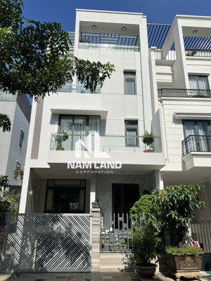 cho thuê gấp nhà khu đảo kim cương hầm 4 lầu có 2 phòng hợp làm văn phòng công ty giá siêu rẻ