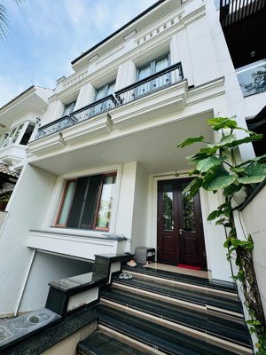 cho thuê nhà biệt thự, liền kề tại phú mỹ hưng, khu nam thông 3, đs 20, cạnh trường quốc tế đài bắc