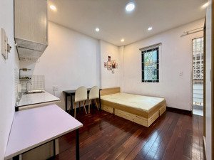 cho thuê căn hộ studio ban công giá tốt ngay lăng cha cả, gần sân bay tsn - nhà ga t3