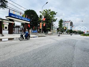 gần công viên cây xanh - đường thông oto vào đất - cách đường lê hữu tựu 30m khê nữ phúc thịnh.