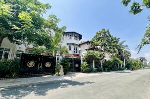 Bất động sản thượng lưu. Biệt thự vip Thủ Thiêm Villa - Thạnh Mỹ Lợi Q2. 25x22m CN 550m2. Giá 90 tỷ