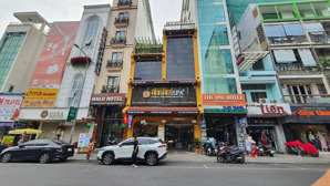 chdv 9 phòng, dt 75 m2 (4 x 18.2), sát chợ bến thành, dòng tiền 90 triệu/tháng, giá chỉ nhỉnh 20 tỷ