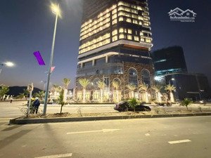 duy nhất 1 căn góc view bãi tắm ,full nội thất 5 sao , vận hành luôn