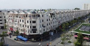 bán nhà phố cityland park hills, diện tích sàn 372m2 1 hầm + 4 lầu, có hầm và thang máy, giá 24 tỷ