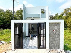 nhà riêng giáp tp.hcm tặng hết nội thất _ 3pn, 140m2 giá 2,1 tỷ tại đức hòa, long an