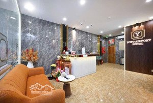 bán gấp trong tháng - bán khách sạn mặt tiền trần quốc hoàn 87m² 7 tầng - giá bán 32 tỷ