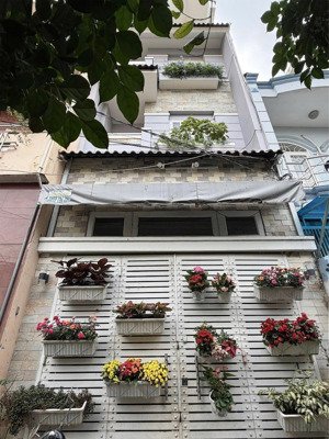 bán nhà phú nhuận - 7 tỷ ngay trần hữu trang - hẻm oto - nhà 4 tầng đẹp - full nội thất đầy đủ