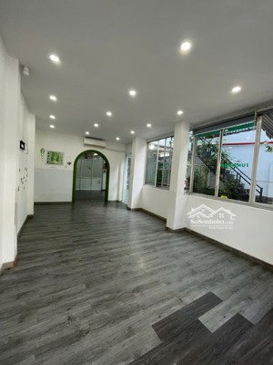 cho thuê mặt bằng trệt suốt đường điện biên phủ quận bình thạnh dt 7x20m. giá 30tr/tháng