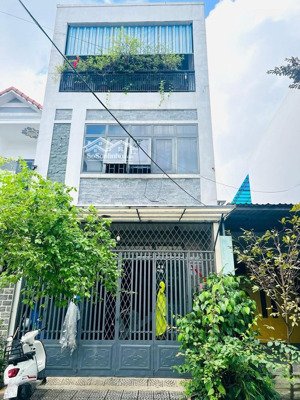 chính chủ gửi bán nhà 3 tầng kiên cố phú xuân- vị trí gần biển -giá đầu tư