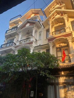 8 tỷ 800 4 tầng nguyễn duy dương quận 10 (5m x 12m) sẵn dòng tiền 18 triệu / tháng. pháp lý chuẩn