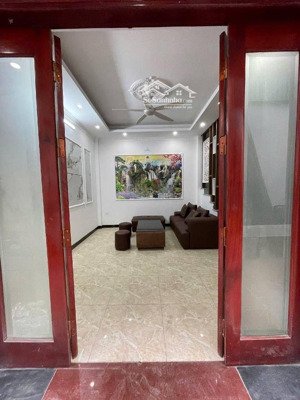 nhân huệ đồng mai #4tỉ nhỉnh
tầng 1: khách, bếp, vs.
tầng 2,3: tổng 2 ngủ, 2vs.
tầng 4