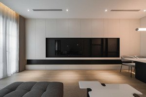 bán khách sạn 4 sao mặt phố liễu giai ,dt 220m2 x 1 hầm 12 nổi 1 tum , ô góc 2 mt , mt 16m , 52p