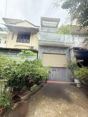 mặt tiền đường song hành q12, ngang 4 dài 18 btct 3 tầng giảm còn 9tỷ hơn