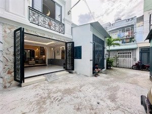 7 tỷ nhà đúc 4 tấm hẻm 4m đường q.t