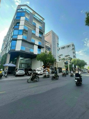 nhà ngộp -góc building 2mt ngay 3 tháng 2 -dt :20x16m -hầm 7 tầng -hđt :190tr/tháng -giá chỉ 68 tỷ