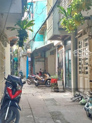 4t,ỷ7 hẻm 3m lạc long quân, ni sư huỳnh liên. trần văn quang. 2tầng, 3pn.