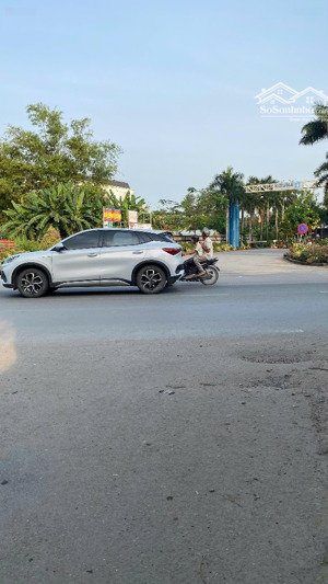 cần bán 303m đất ở ,xã quy đức ,cách quốc lộ 50 vào 100m gần kcn kizuna . shr , giá 3.3 tỷ