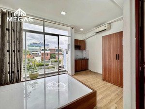 cho thuê trọ ban công, full nội thất đường điện biên phủ quận 10 gần công trường dân chủ, hà đô,..