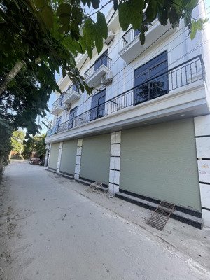 bán nhà 3tx32m2 ô tô đỗ ngõ, đường ql6, sổ đỏ chính chủ, 1km trường thể dục thể thao giá 2,85 tỷ