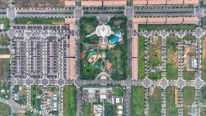 chủ cần tiền bán gấp lô d3 dự án gem sky world long đức ql51
đường nhựa 16m hạ tầng hoàn chỉnh