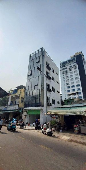 khan hiếm,chủ thiện chí bán toà nhà mặt tiền đường đề thám p.cô giang quận 1.dt:4,7x11m2 28 tỷ.