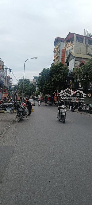 toà chung cư tại khu phân lô trâu quỳ, lô góc 3 thoáng, 40 phòng, doanh thu gần 800/năm