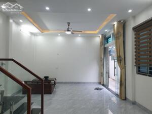 BÁN NHÀ ĐẸP 1.99 TỶ 3 TẦNG 45M2 ( HƯỚNG ĐÔNG ) NGÕ GIẢI PHÓNG