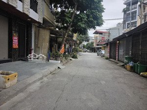 thị trấn trạm trôi - lô góc 2 mặt thoáng - ô tô đỗ cổng - 5 tầng - chỉ 5.95 tỷ