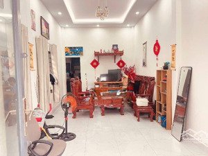 nhà xinh cạnh vincom lê văn việt, ngang 5m hơn, 63m2, hxh, xấp xỉ 5 tỷ