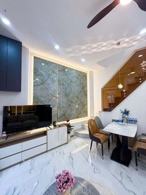 bán nhà nguyễn hữu cảnh, phường 22, bt, sát quận 1, đối diện sunwah pearl, nhà đẹp full nội thất