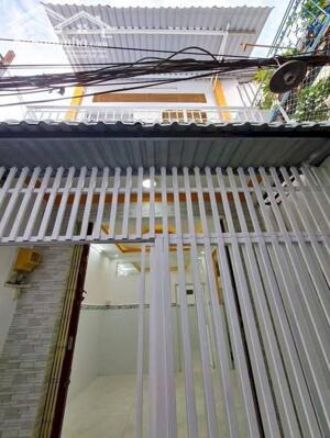 Bán nhà đẹp Hoàn Công cách Vincom Hùng Vương 50m giá dưới 2 tỷ