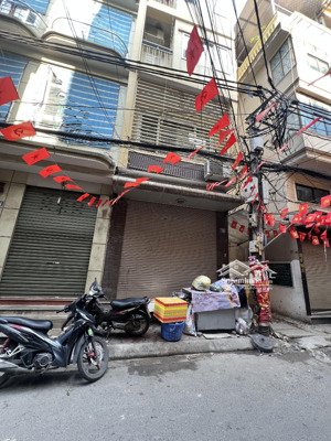 vị trí siêu đẹp-phố chùa láng 46m*5t*mt4,5m*giá 14,3 tỷ-dân xây-2thoáng-ô chờ thang máy-kd-ở sướng.