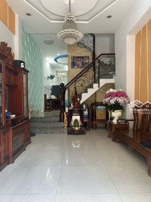 gần lý thường kiệt q5- 47m2- xe hơi ngủ trong nhà-sát mặt tiền-an ninh