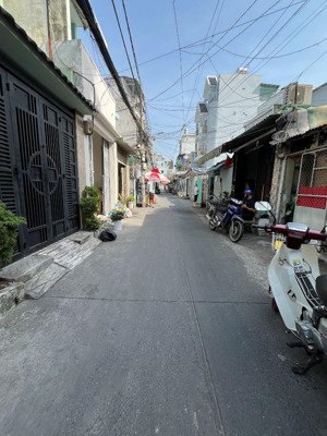 chủ gấp bán nhà đẹp, hxh tận cửa ngay cách mạng tháng 8, 49m2, vào ở ngay, giá chỉ nhỉnh 7 tỷ