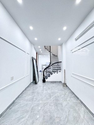 bán nhà riêng tại hoàng mai, 8,2 tỷ, 43 m2, đẹp, nhiều tiện ích