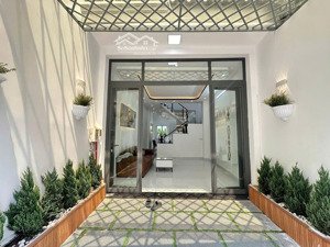 bán nhà 3 tầng kiên cố- hẻm xe hơi hùynh tấn phát thông đào trí tiềm năng -q7- khu sầm uất