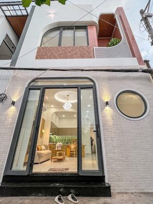 bán nhà quận 7 nguyễn thị thập nhà 2 tầng 2 phòng full nội thất ngang 5m dài 12m chỉ 6 tỷ nhỉnh
